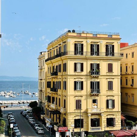 Bed and Breakfast Family Relax Caracciolo Neapel Exterior foto