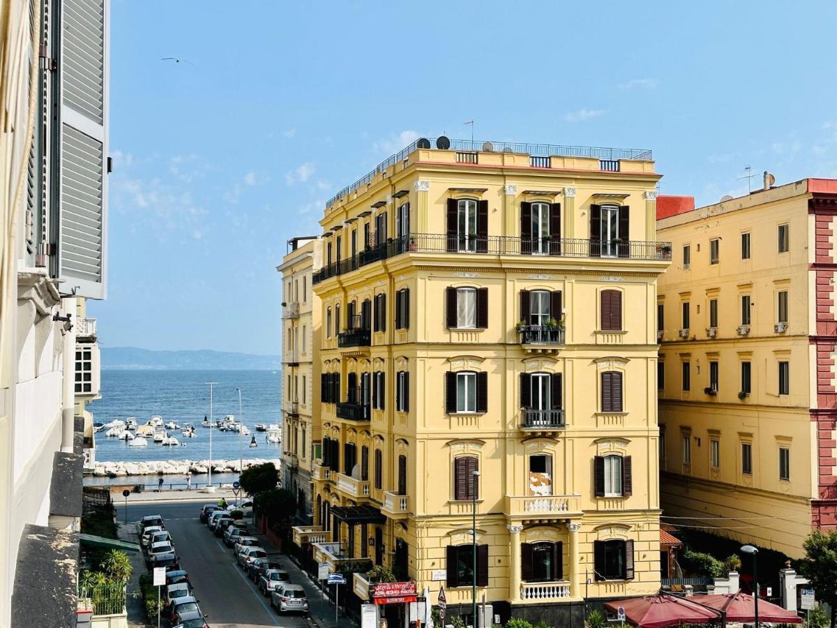 Bed and Breakfast Family Relax Caracciolo Neapel Exterior foto