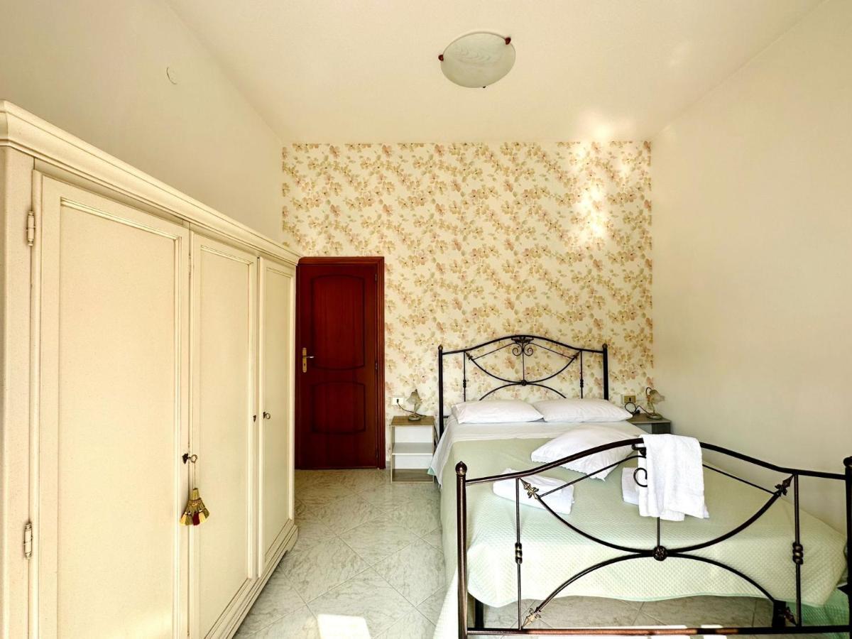 Bed and Breakfast Family Relax Caracciolo Neapel Exterior foto