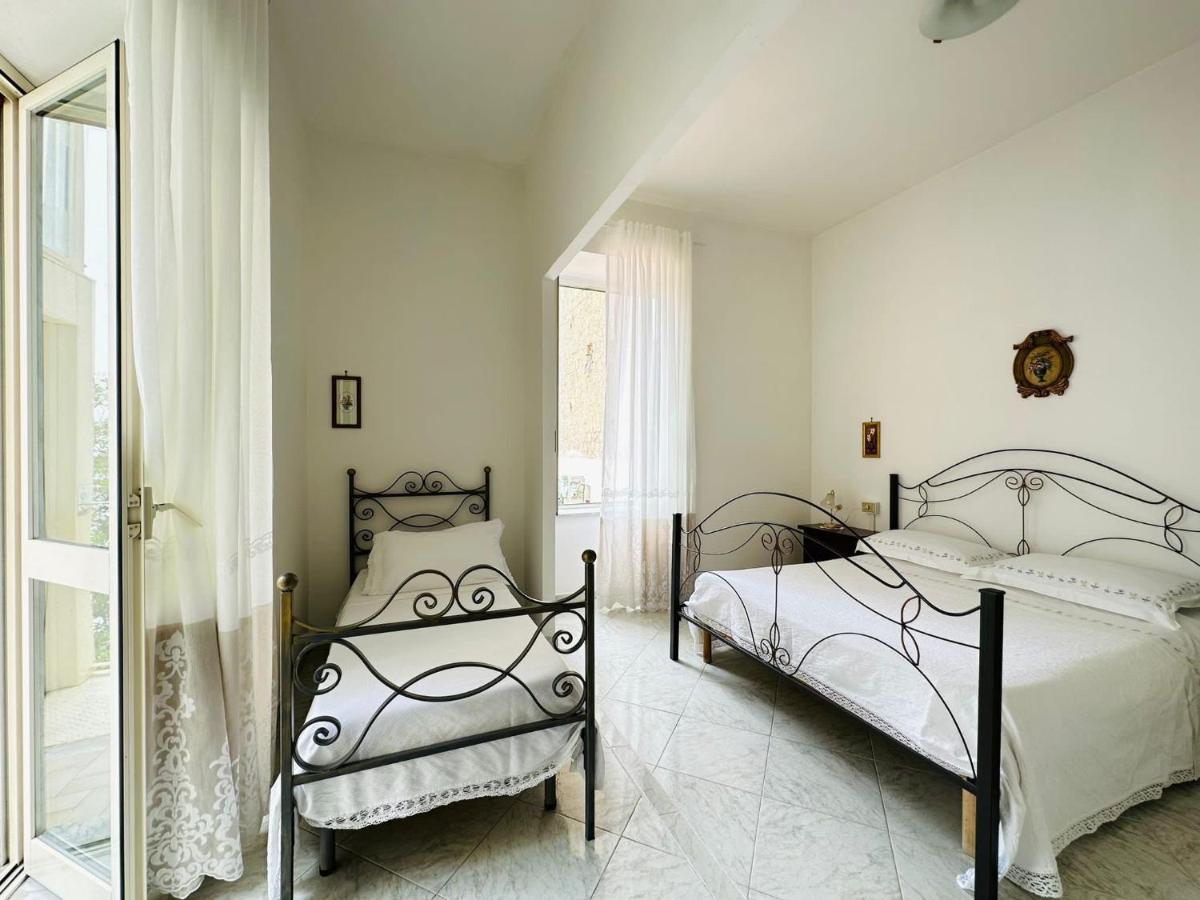 Bed and Breakfast Family Relax Caracciolo Neapel Exterior foto