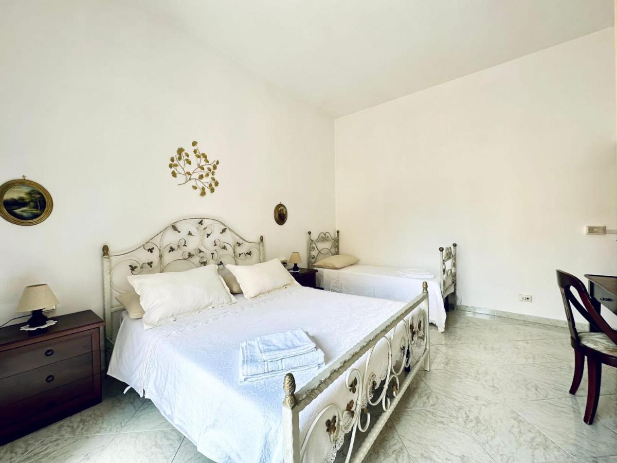 Bed and Breakfast Family Relax Caracciolo Neapel Exterior foto
