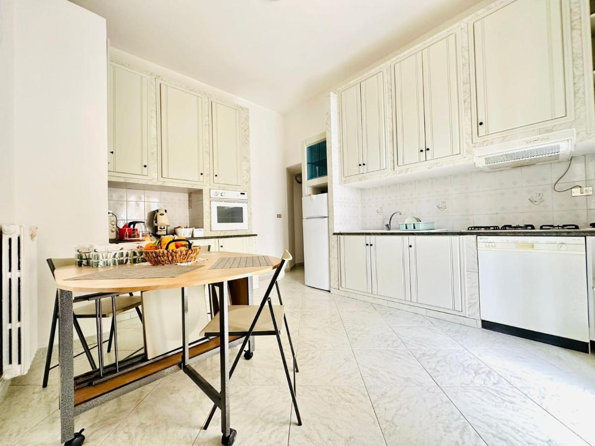 Bed and Breakfast Family Relax Caracciolo Neapel Exterior foto
